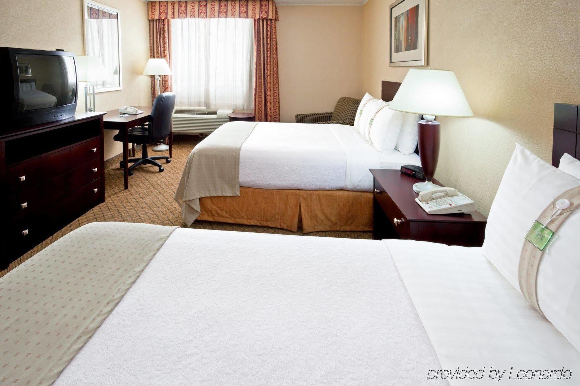 Red Roof Inn Plus Newark Liberty Airport - كارتريت الغرفة الصورة